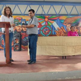 ENTREGA DE PUBLICACIONES DE LA ACADEMIA AL COLEGIO PÚBLICO REPÚBLICA DE CUBA