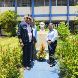 ACTO DE COLOCACIÓN DEL BUSTO EN HONOR AL EDUCADOR PABLO HURTADO