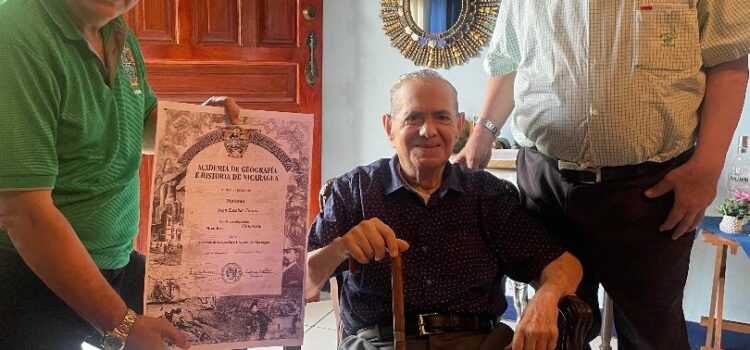 IVÁN ESCOBAR FORNOS MIEMBRO HONORARIO DE LA AGHN